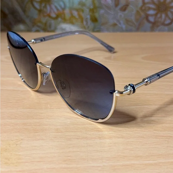 Woman’s BVLGARI 6123 designer Sunglasses. - Picture 16 of 16